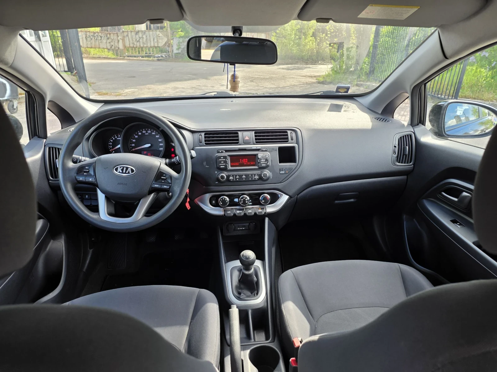 Kia Rio 1.25 БЕНЗИН/5 ВРАТИ/КЛИМАТИК/КАТО НОВА, снимка 13 - Автомобили и джипове - 54436950