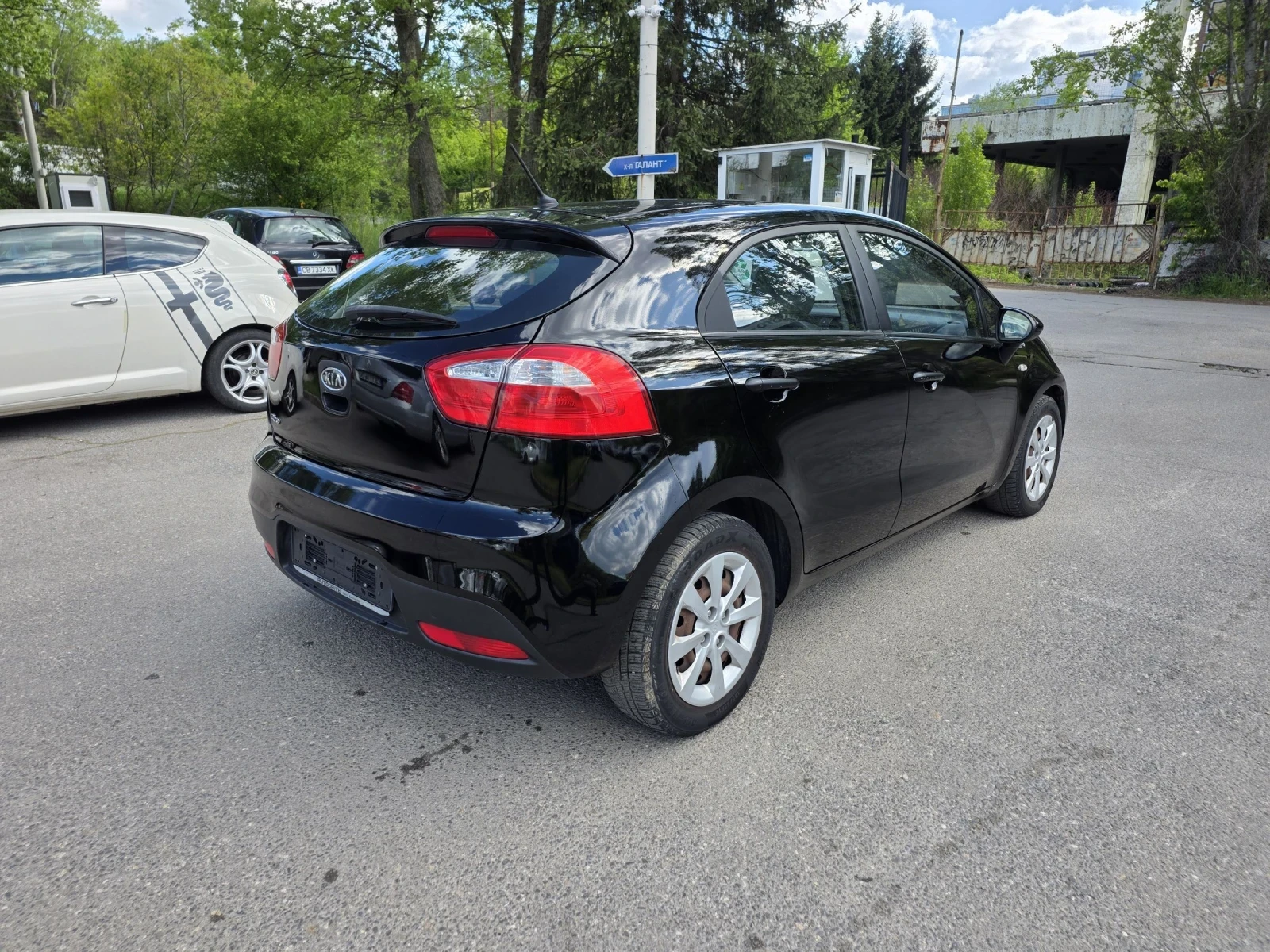 Kia Rio 1.25 БЕНЗИН/5 ВРАТИ/КЛИМАТИК/КАТО НОВА, снимка 5 - Автомобили и джипове - 54436950