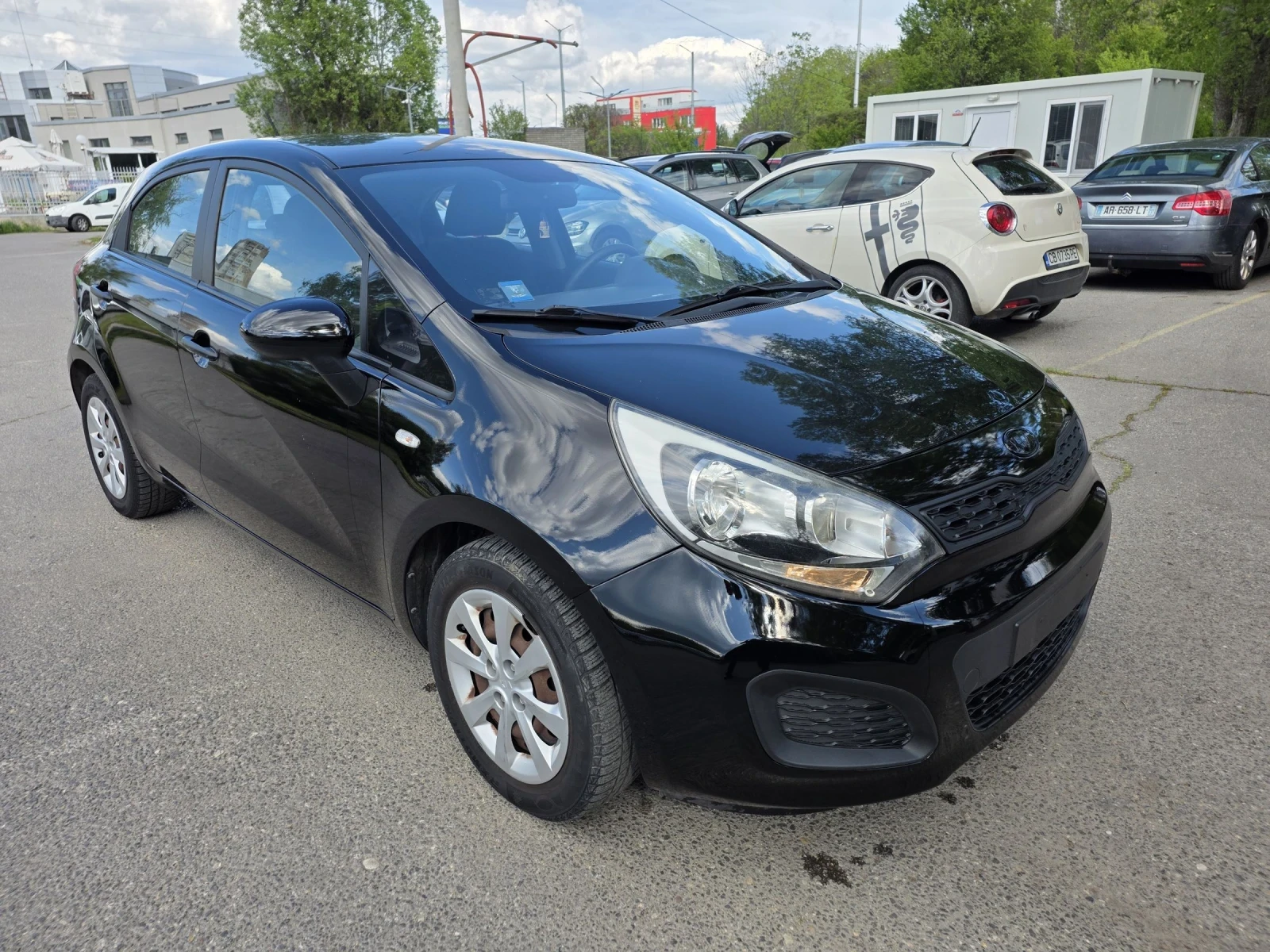 Kia Rio 1.25 БЕНЗИН/5 ВРАТИ/КЛИМАТИК/КАТО НОВА, снимка 3 - Автомобили и джипове - 54436950