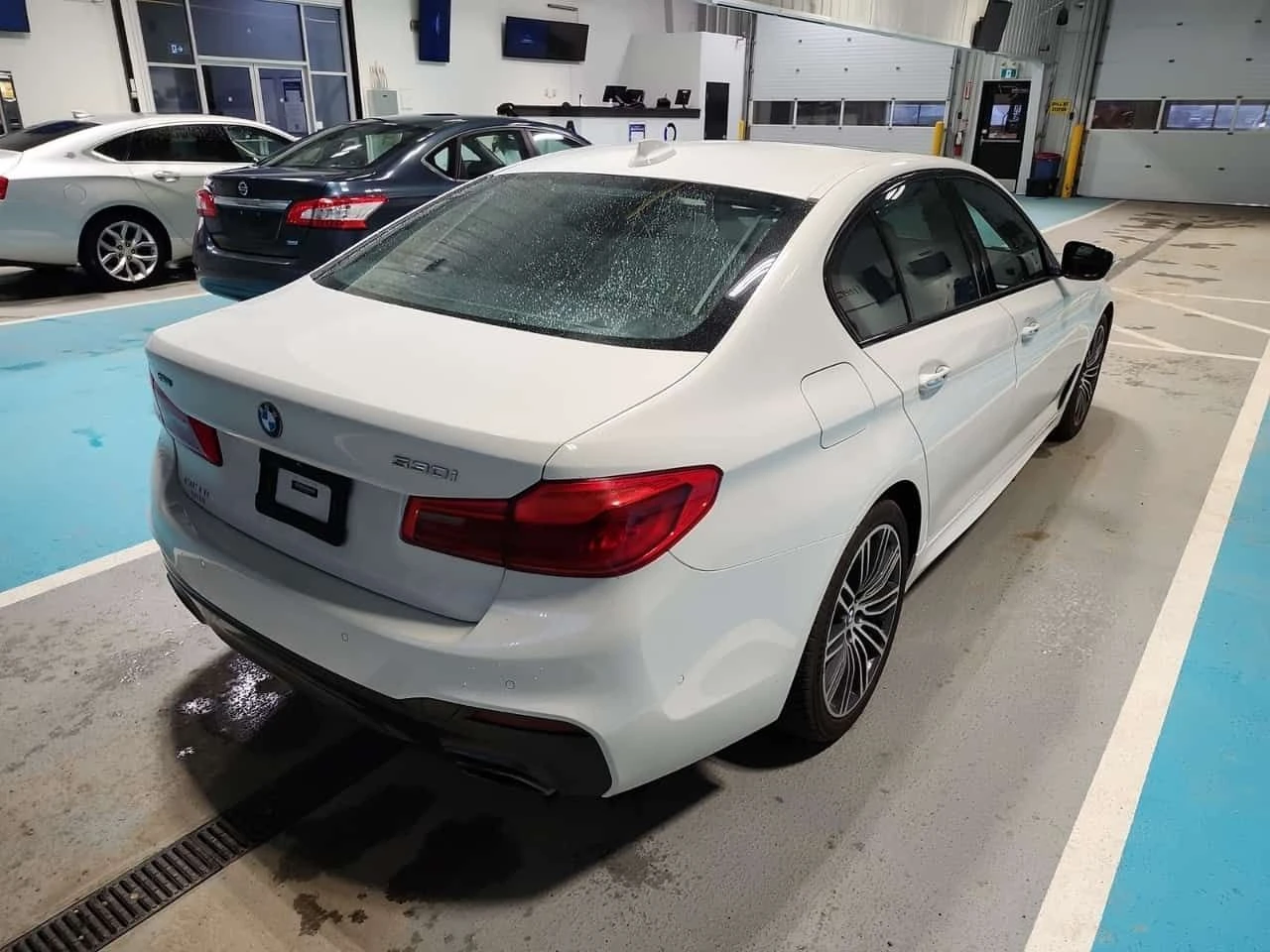 BMW 530 XDRIVE30I * FULL M PACL* АМБИЕНТНО ОСВЕТЛЕНИЕ* , снимка 3 - Автомобили и джипове - 54563571