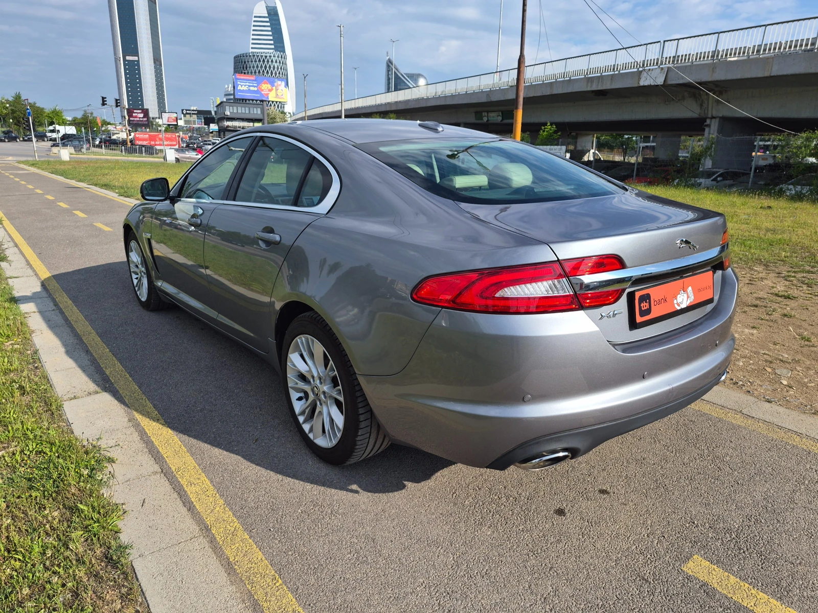 Jaguar Xf 3.0D, снимка 7 - Автомобили и джипове - 54625477