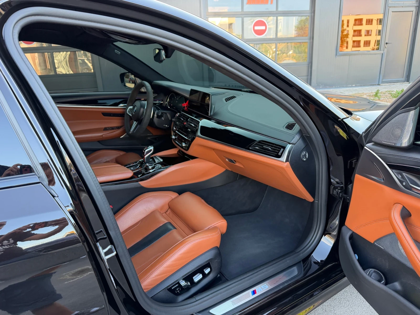 BMW M5 Competition F90 Individual   Almandin Brown, снимка 5 - Автомобили и джипове - 55181152