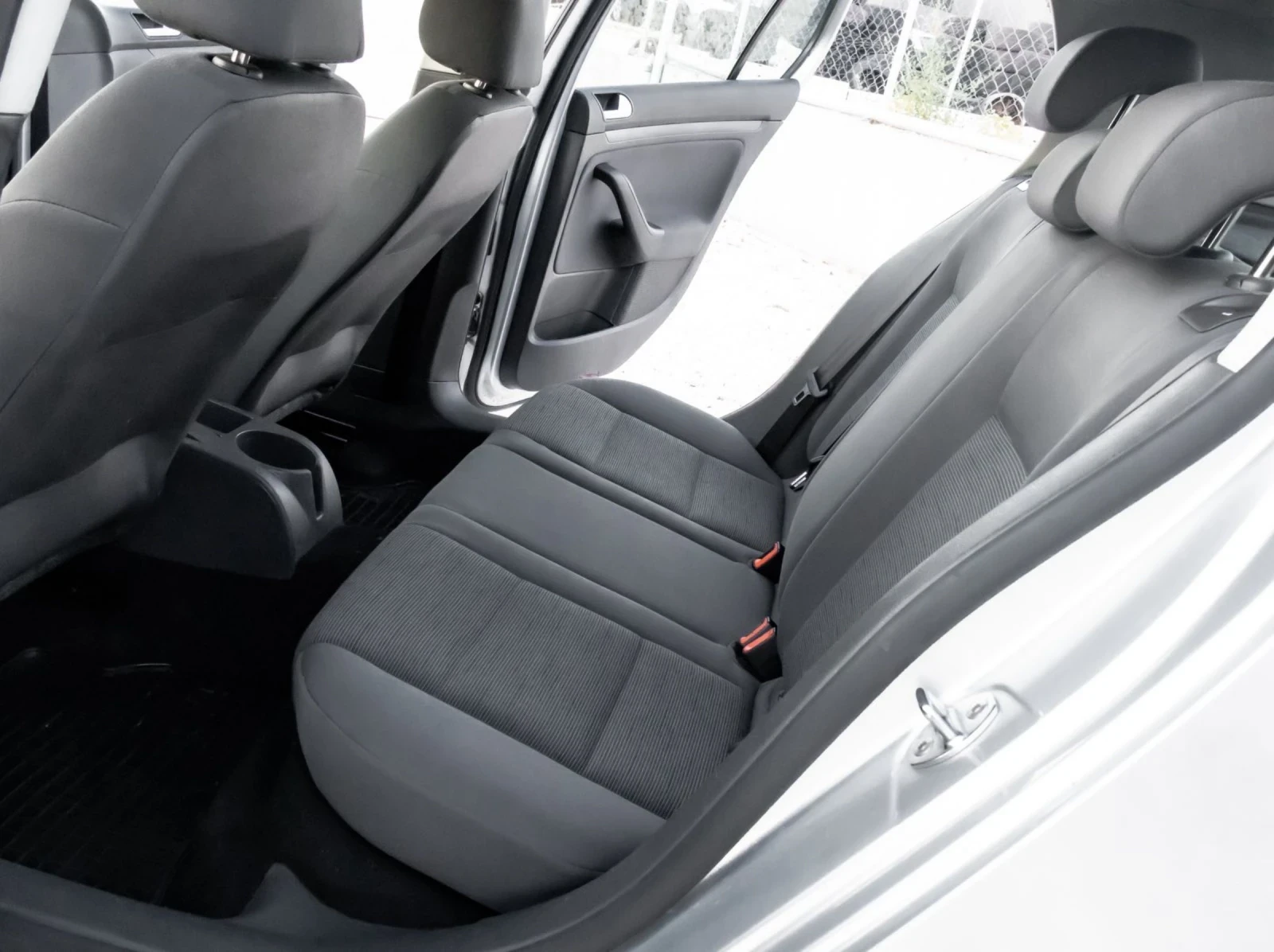 VW Golf 1.9tdi 105kc., снимка 12 - Автомобили и джипове - 55246600