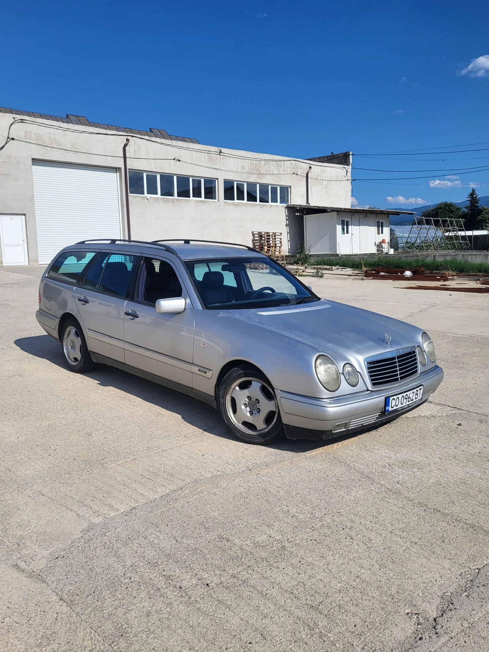 Mercedes-Benz E 200 E200 COMPRESSOR 186ps avangard