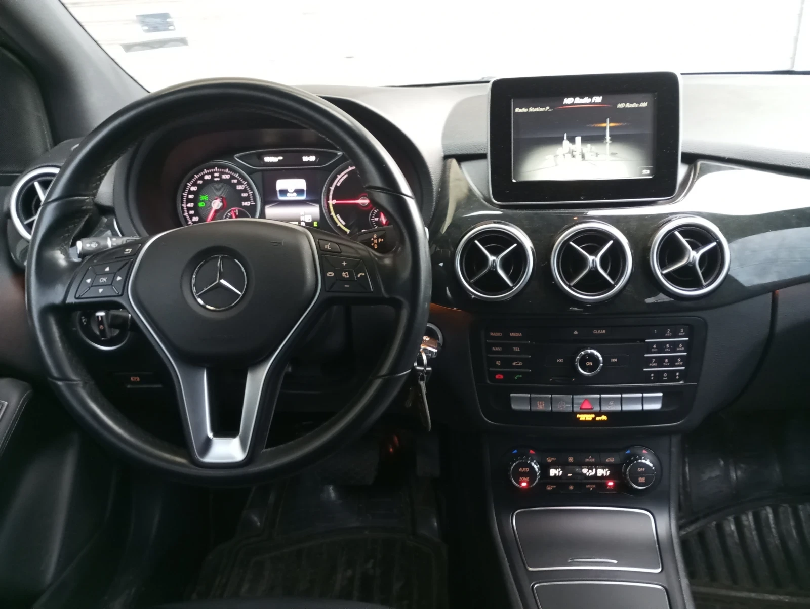 Mercedes-Benz B 250 E, снимка 11 - Автомобили и джипове - 55436313
