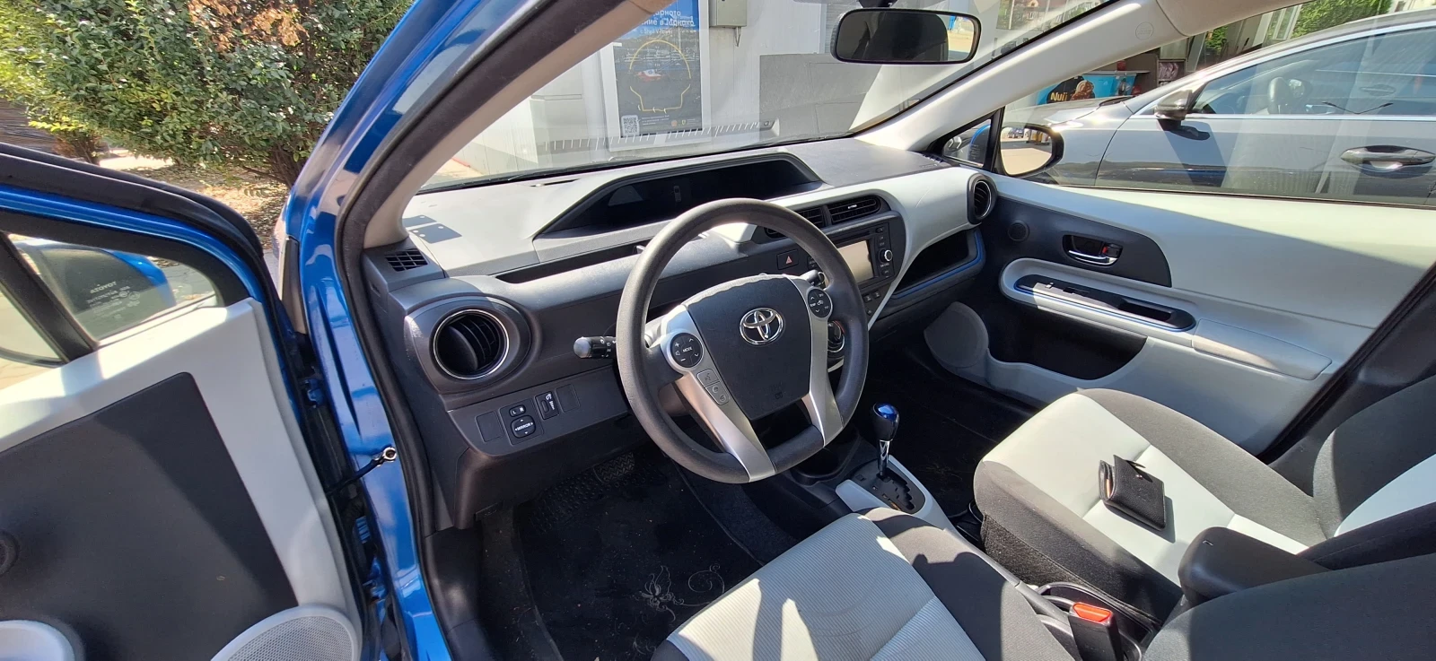 Toyota Prius PRIUS C HATCHBACK, снимка 4 - Автомобили и джипове - 55835209