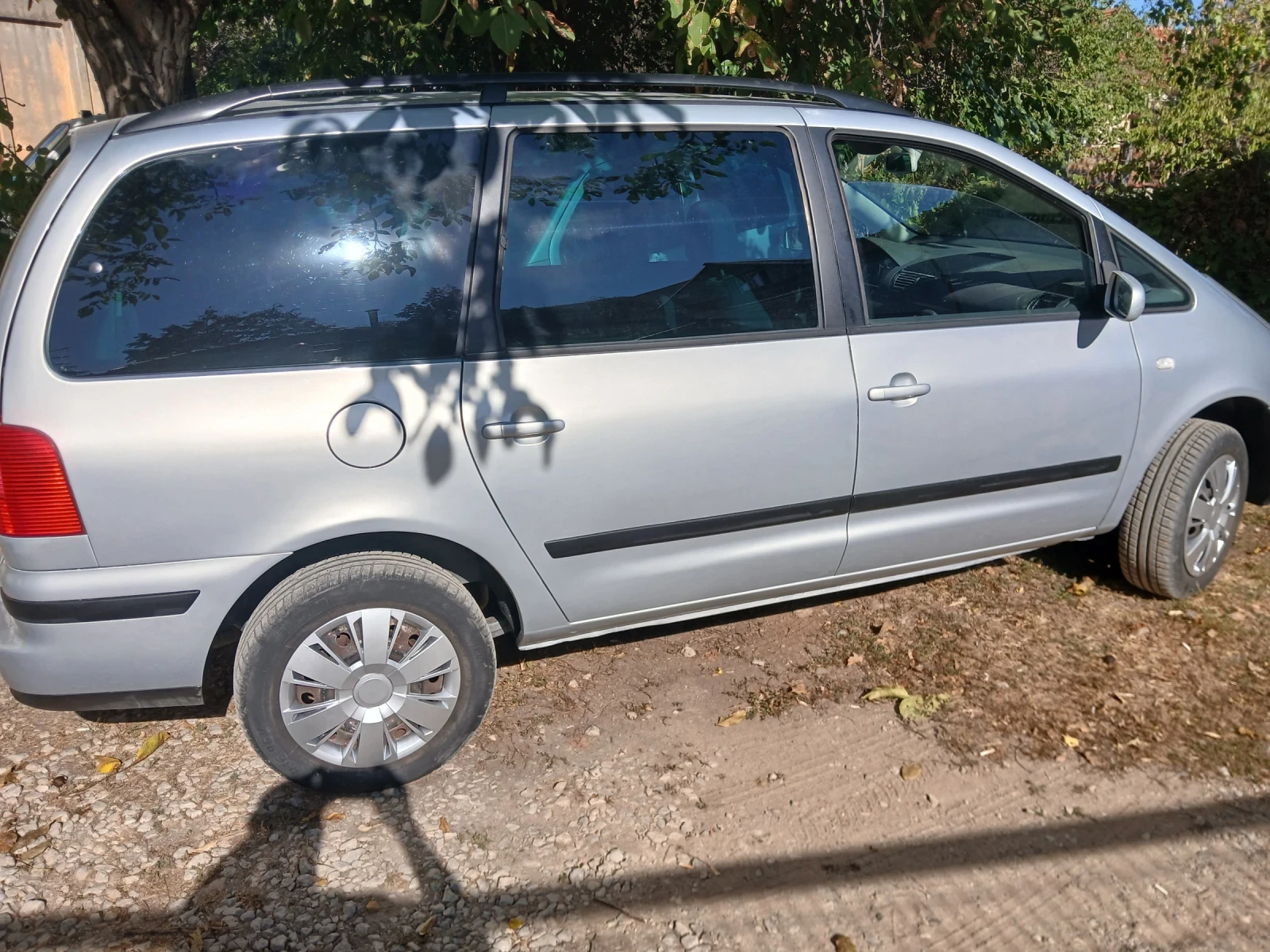 Seat Alhambra 1.9 TDI, снимка 2 - Автомобили и джипове - 56014475