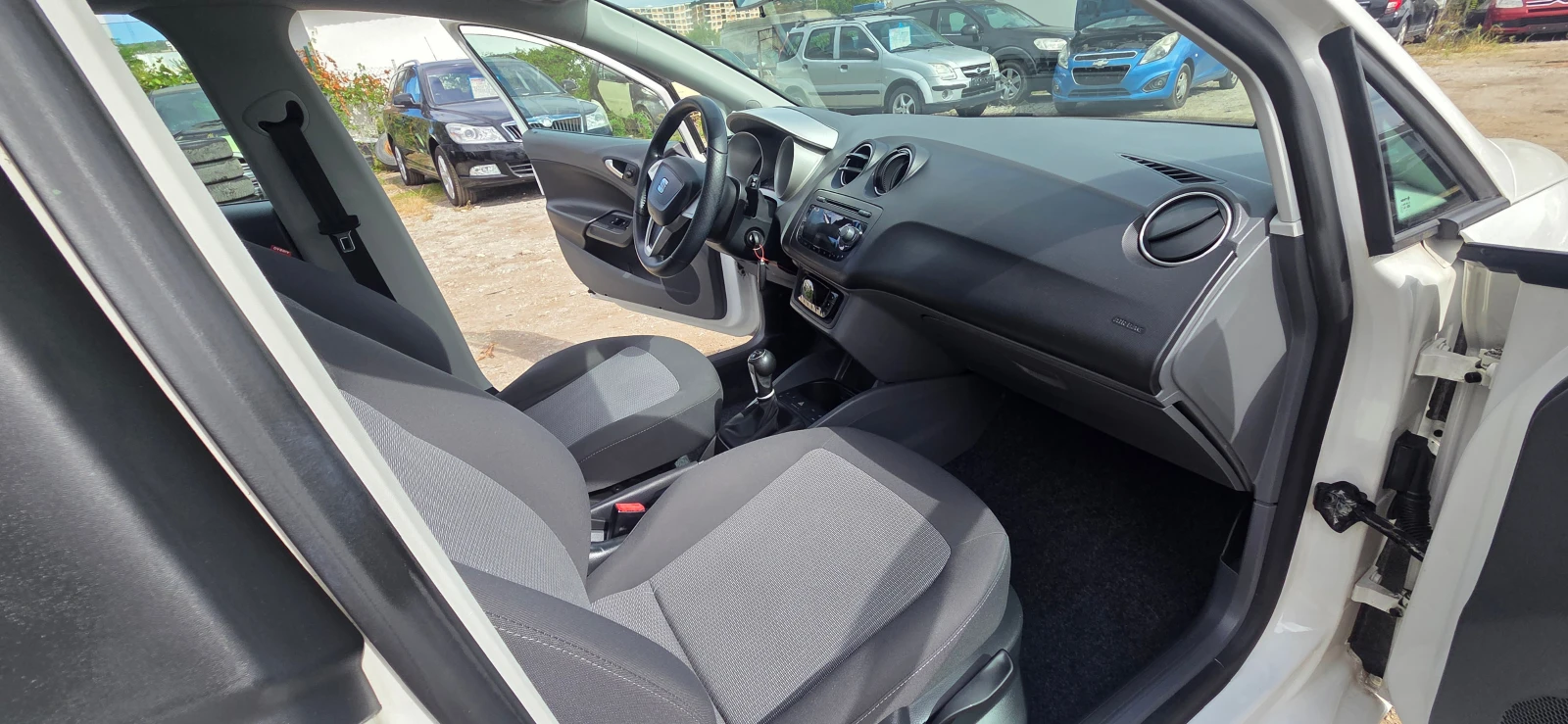 Seat Ibiza 1.4 БЕНЗИН СТАРИЯ МОТОР, снимка 8 - Автомобили и джипове - 56198090