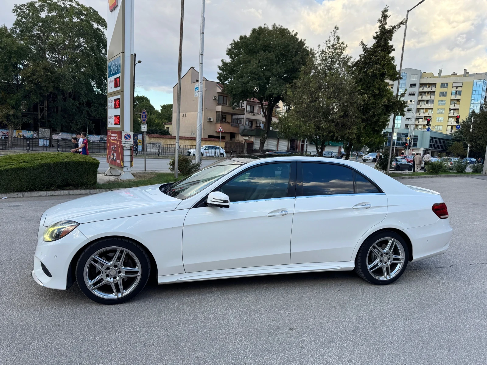 Mercedes-Benz E 350 Mercedes Benz E 350 AMG PACK 306HP, снимка 5 - Автомобили и джипове - 56247119