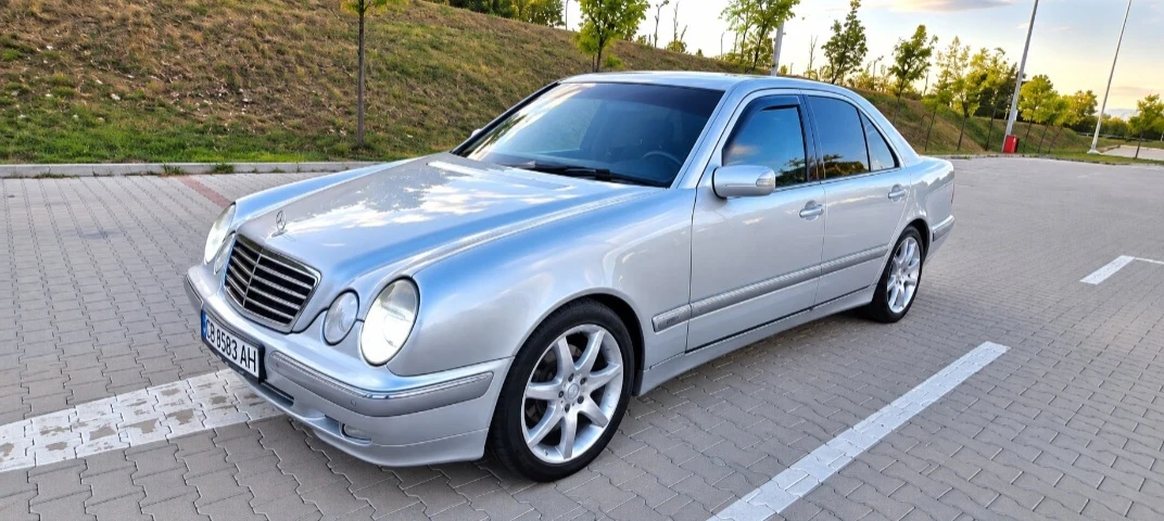 Mercedes-Benz 124 Е220CDI УНИКАТ, снимка 2 - Автомобили и джипове - 56370142