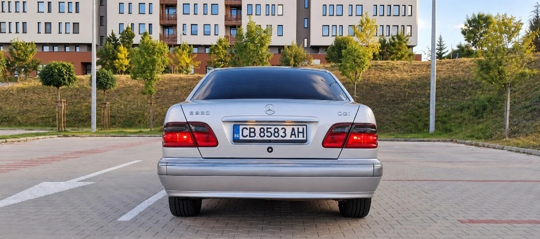 Mercedes-Benz 124 Е220CDI УНИКАТ, снимка 6 - Автомобили и джипове - 56370142