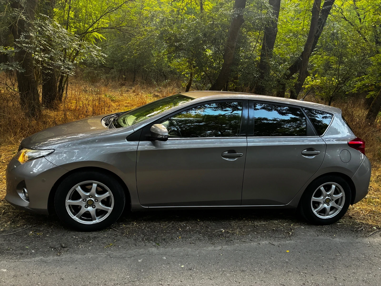 Toyota Auris 2.0 d4d, 124�.� | Mobile.bg � ����������� 3