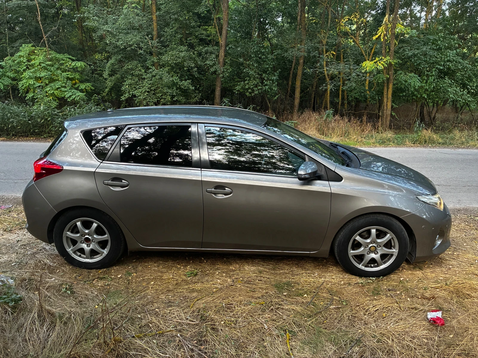 Toyota Auris 2.0 d4d, 124�.� | Mobile.bg � ����������� 4