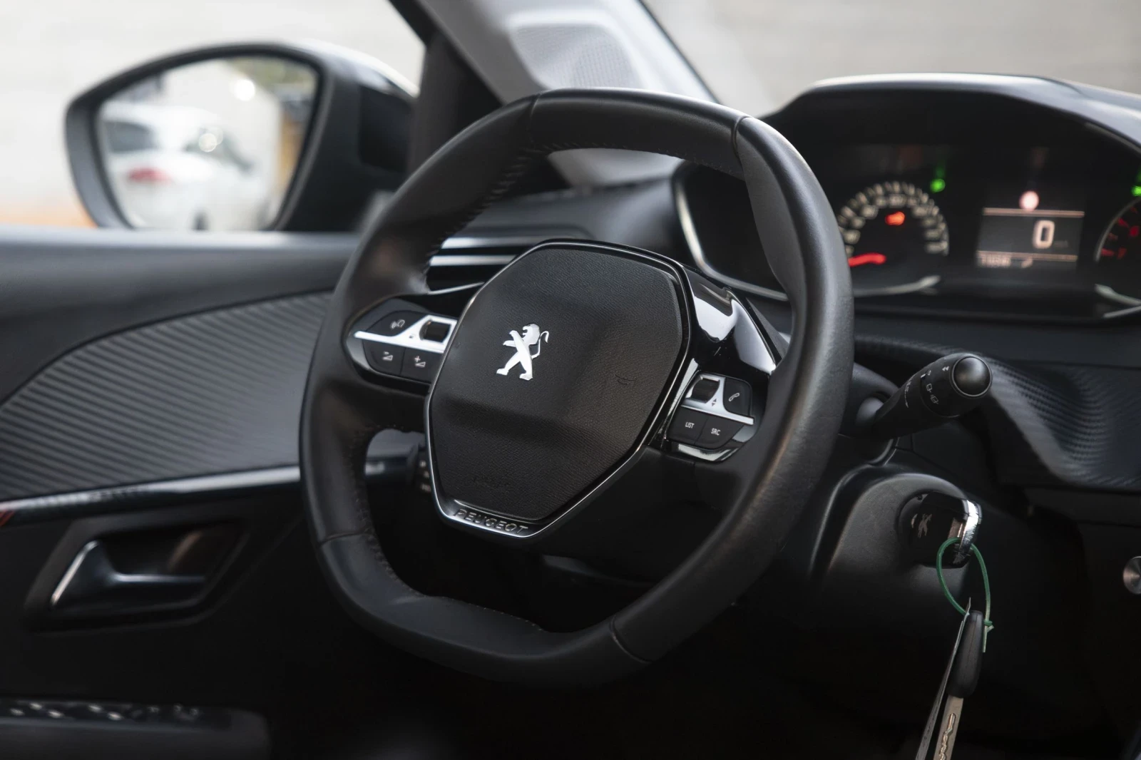 Peugeot 208 1.2 puretech active, снимка 14 - Автомобили и джипове - 56642246