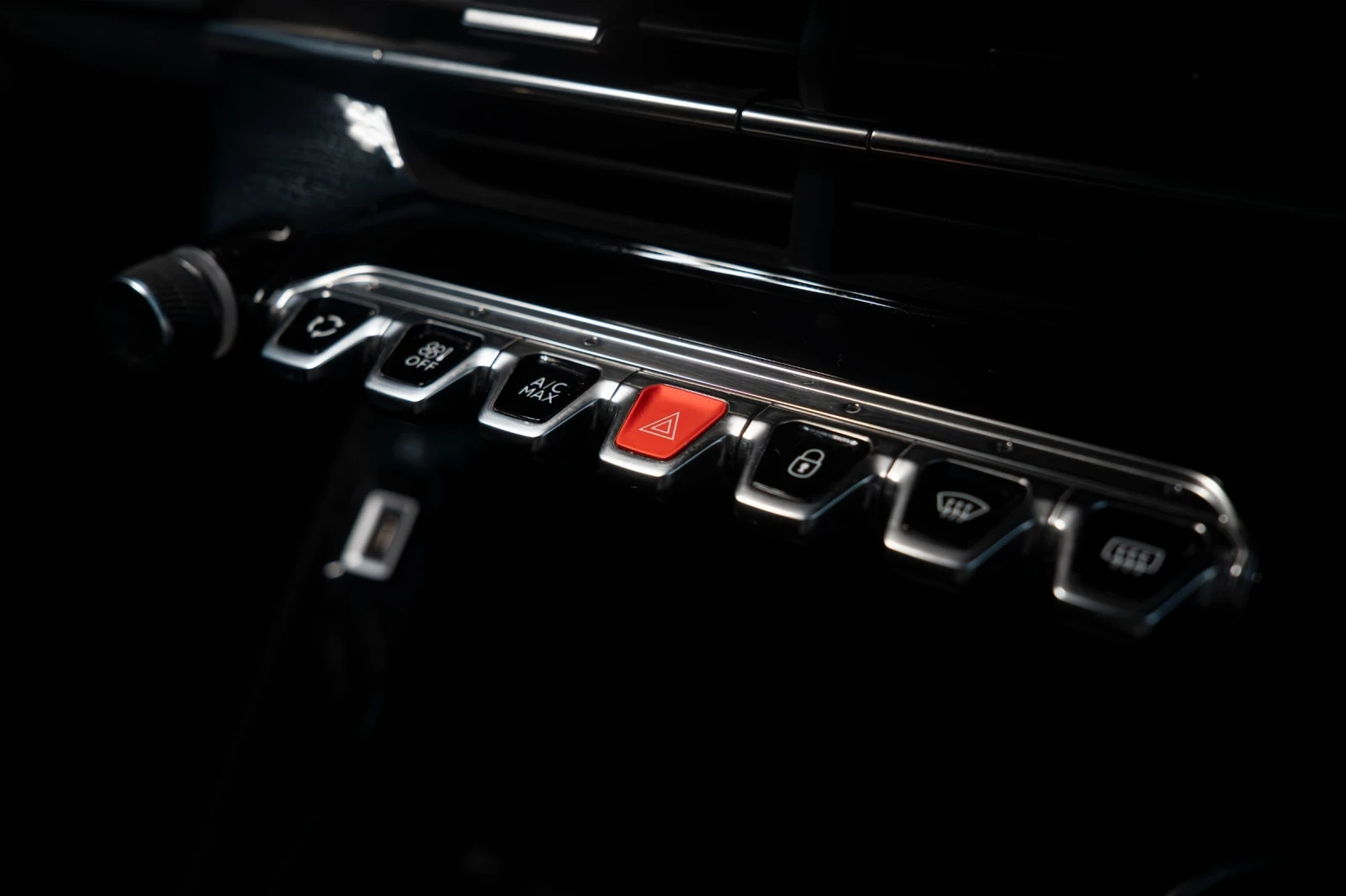 Peugeot 208 1.2 puretech active, снимка 13 - Автомобили и джипове - 56642246