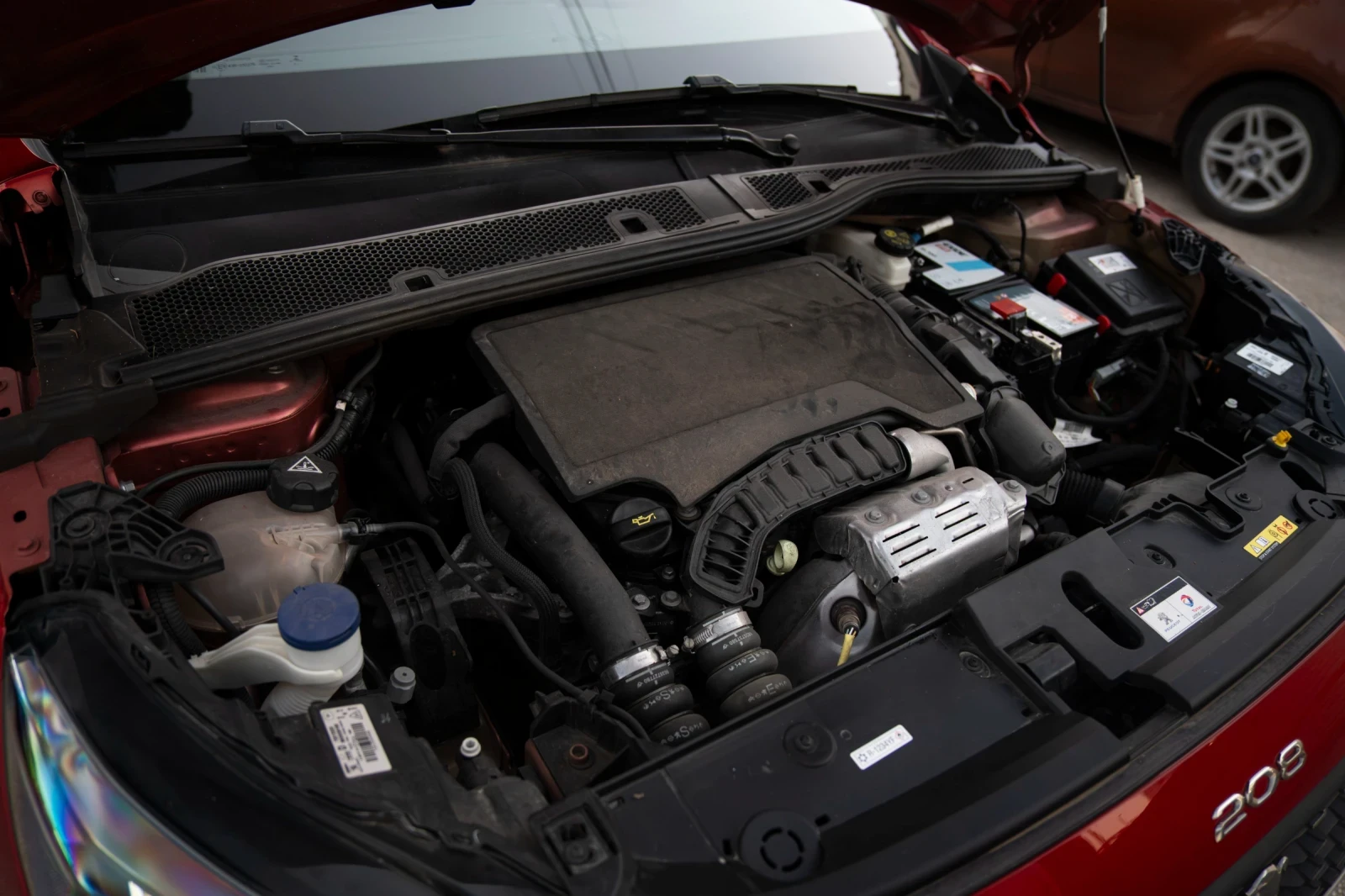 Peugeot 208 1.2 puretech active, снимка 16 - Автомобили и джипове - 56642246