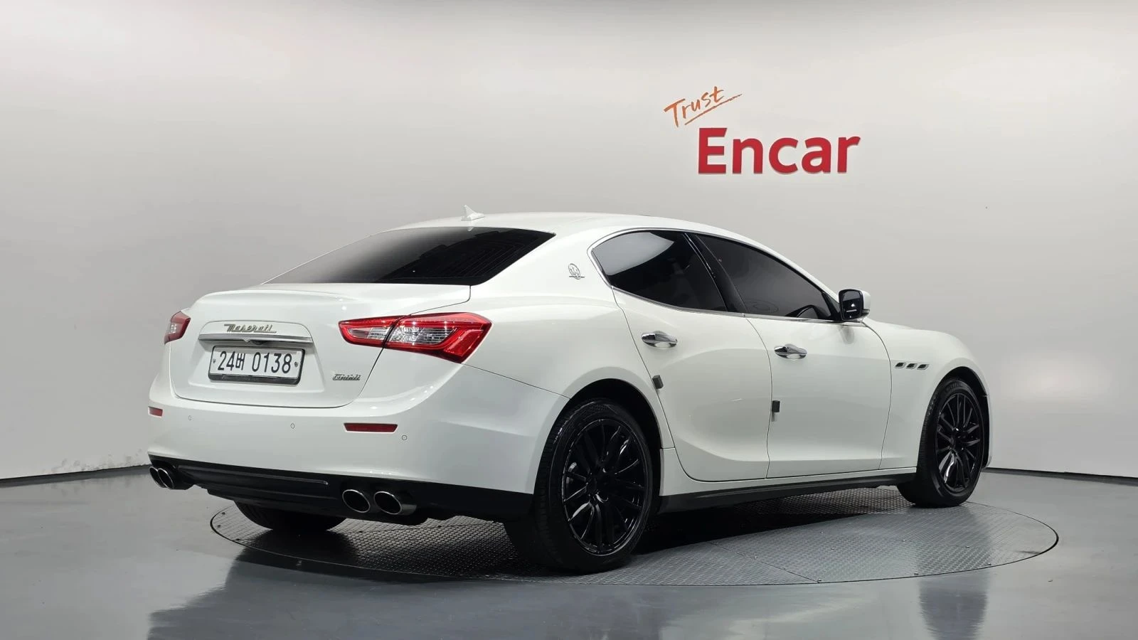 Maserati Ghibli, снимка 2 - Автомобили и джипове - 56686211