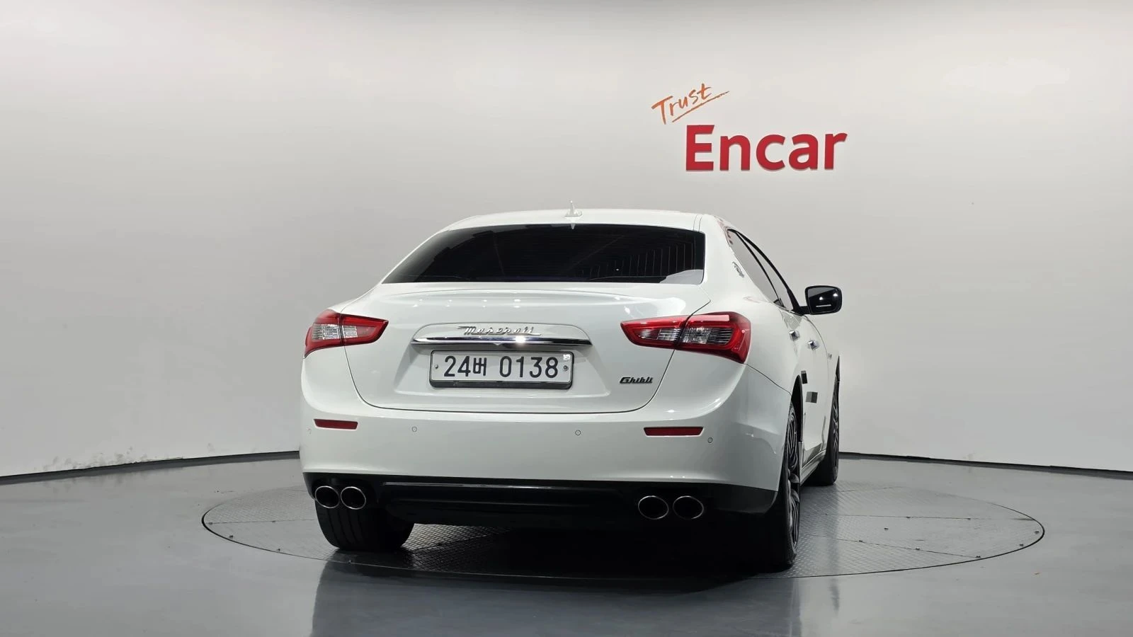 Maserati Ghibli, снимка 4 - Автомобили и джипове - 56686211