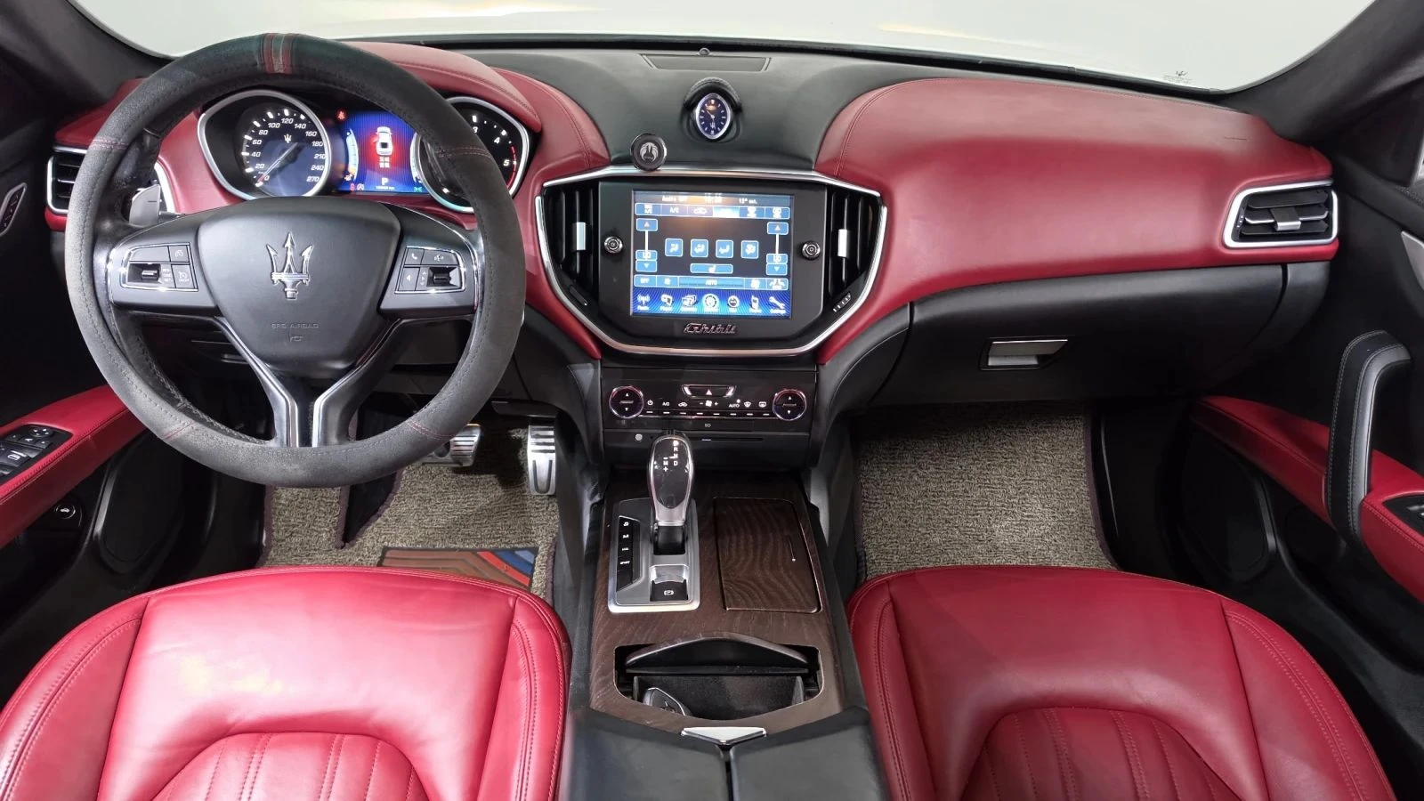 Maserati Ghibli, снимка 7 - Автомобили и джипове - 56686211