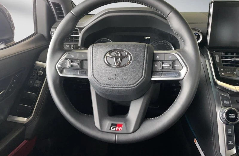 Toyota Land cruiser 300 V6D GR SPORT HEAD UP CAMERA, снимка 9 - Автомобили и джипове - 52002754