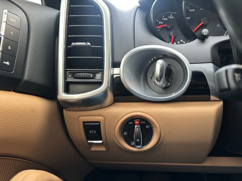 Porsche Cayenne 2017* PLATINUM* MATRIX* PANO* BOSE* LANE ASSIST* О, снимка 16 - Автомобили и джипове - 52630376