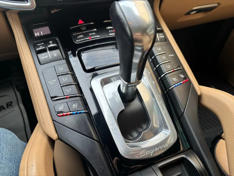 Porsche Cayenne 2017* PLATINUM* MATRIX* PANO* BOSE* LANE ASSIST* О, снимка 12 - Автомобили и джипове - 52630376