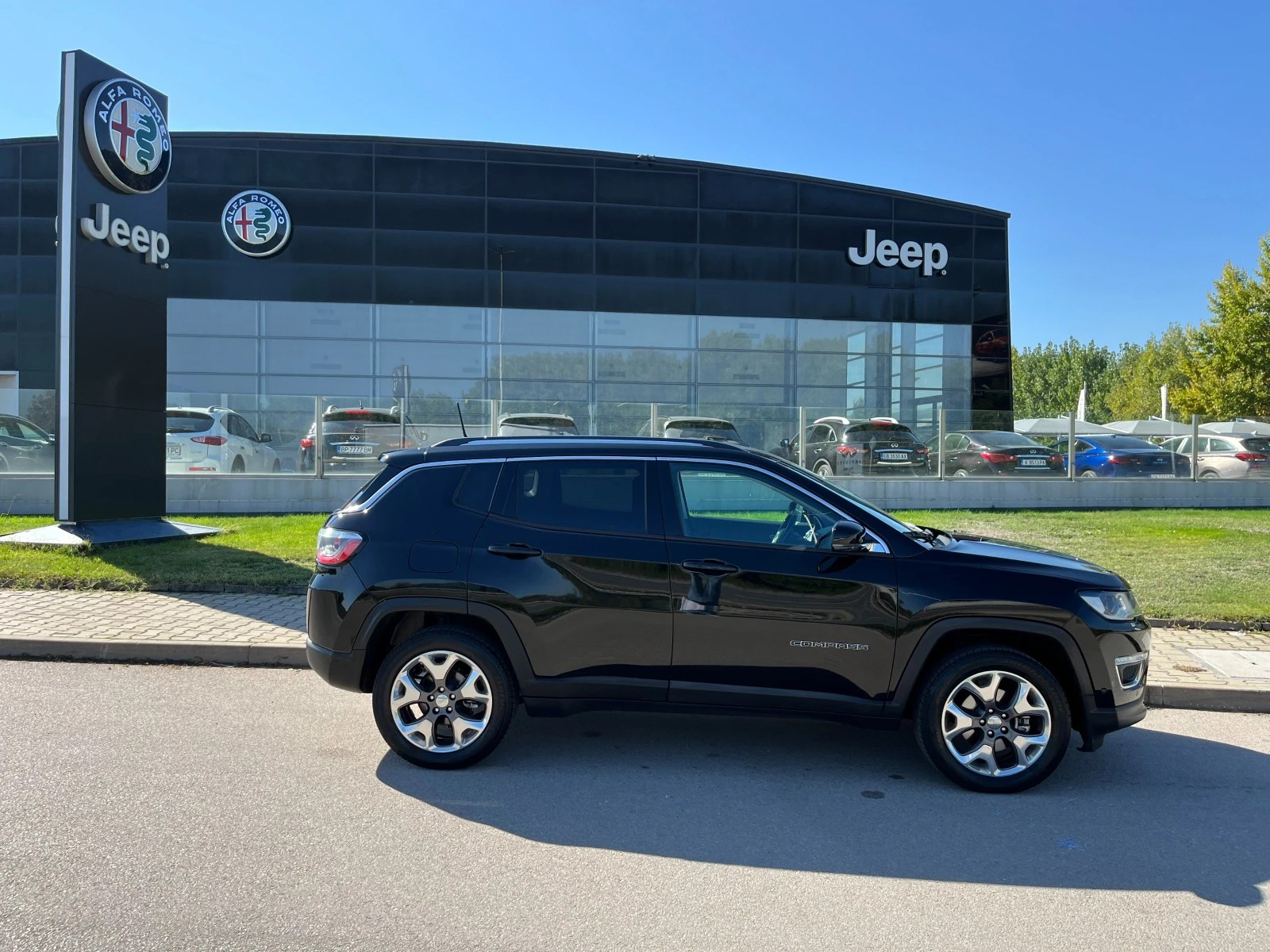 Jeep Compass 2.0d LIMITED 4x4 - изображение 3