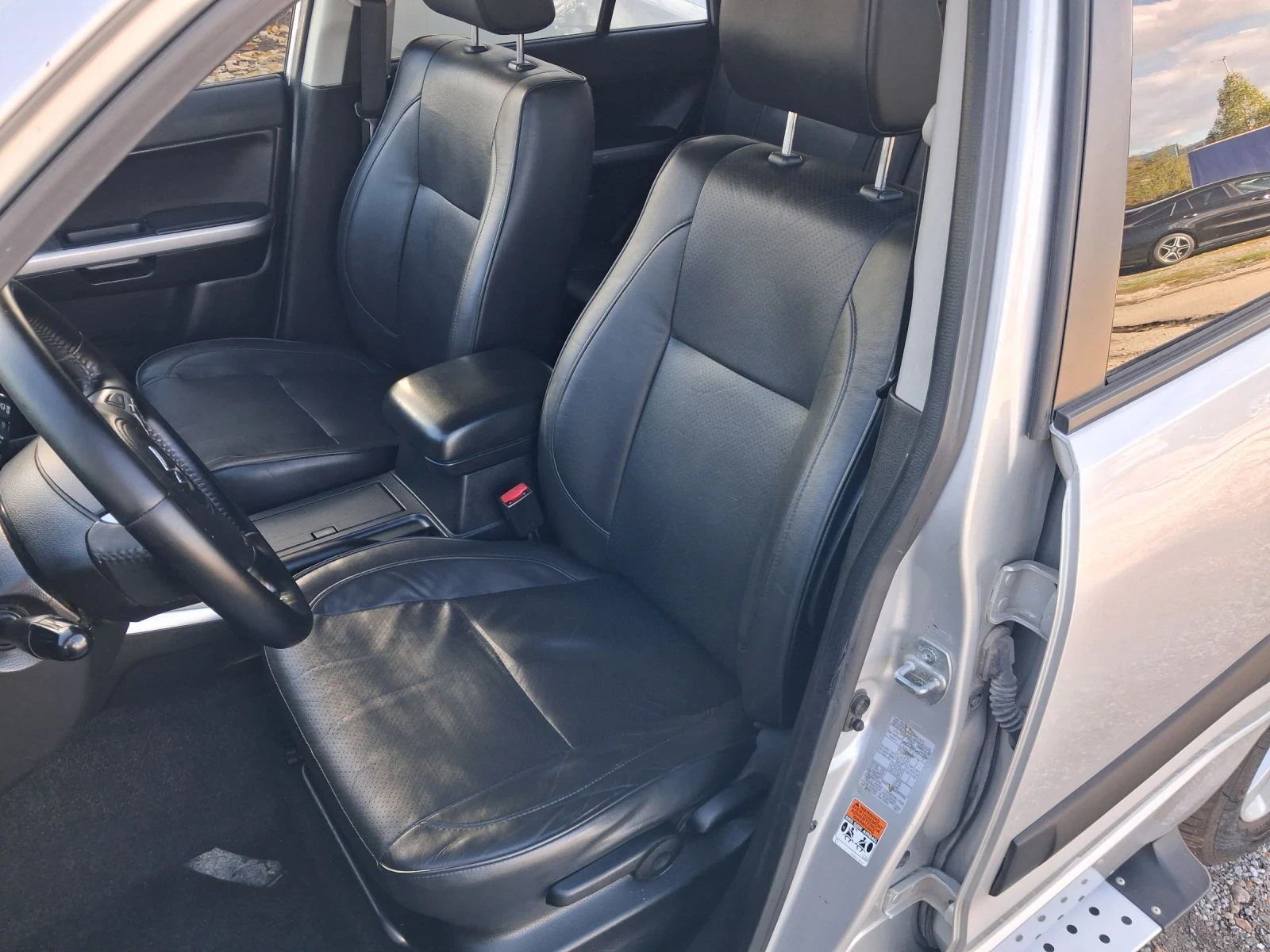 Suzuki Grand vitara 3.2i V6 233k.c.101EDITION - изображение 10