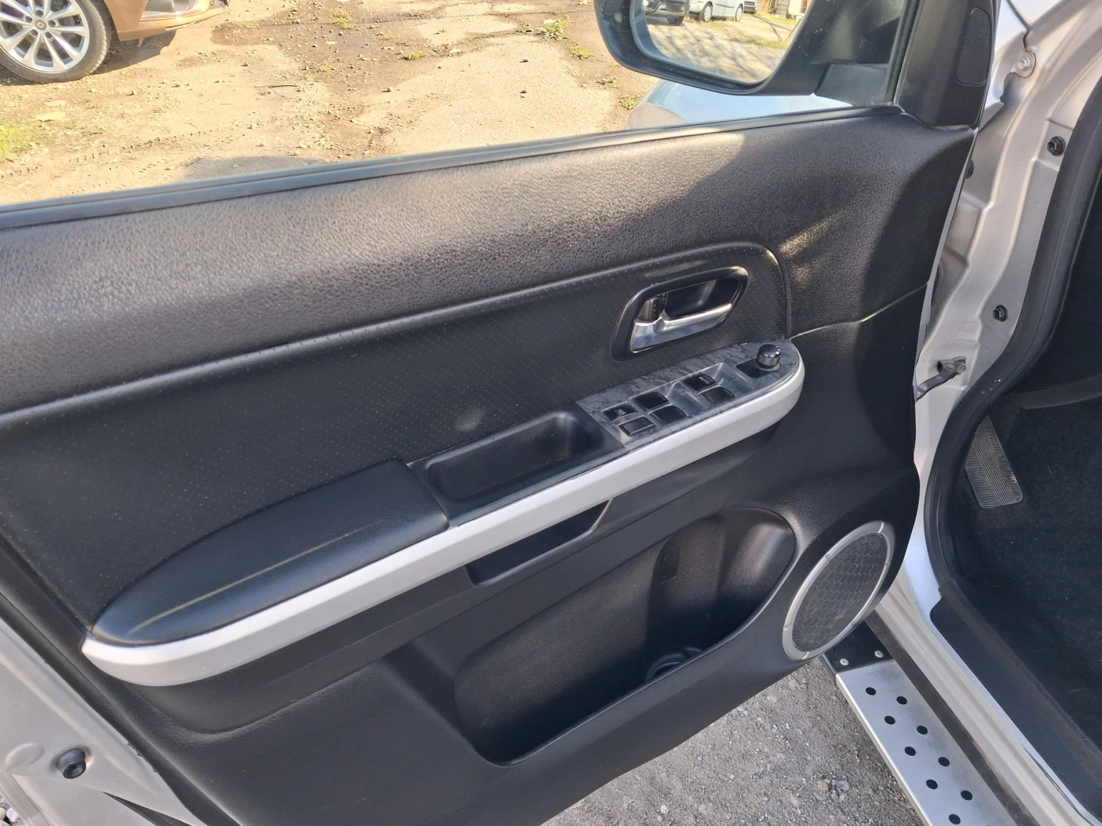 Suzuki Grand vitara 3.2i V6 233k.c.101EDITION - изображение 8