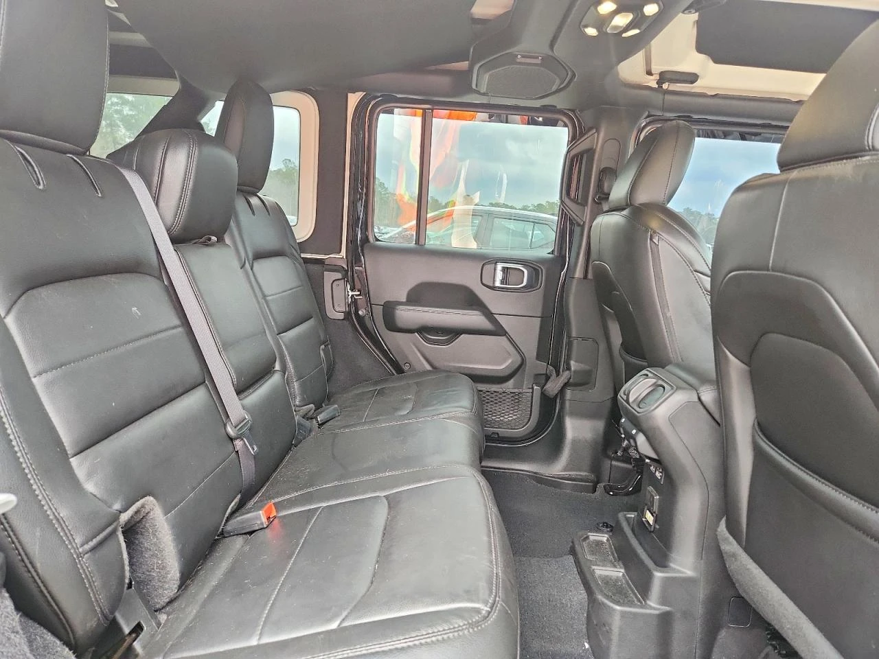 Jeep Wrangler 3.6l Unlimited Sahara, снимка 11 - Автомобили и джипове - 54323884