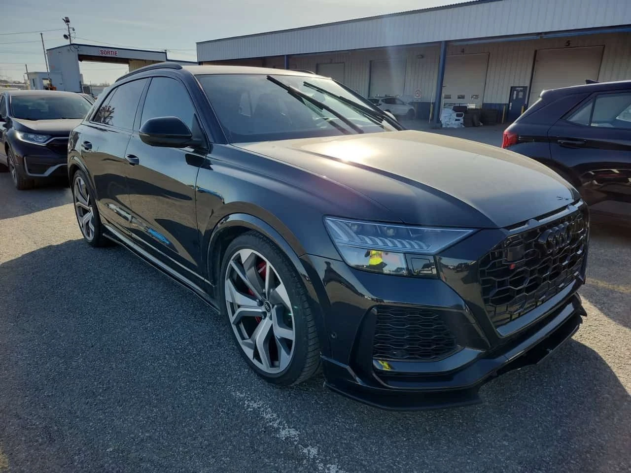 Audi RSQ8 * 2 КЛЮЧА* ОБДУХВАНЕ* ДИСТРОНИК* 360 КАМЕРА* , снимка 2 - Автомобили и джипове - 54351921