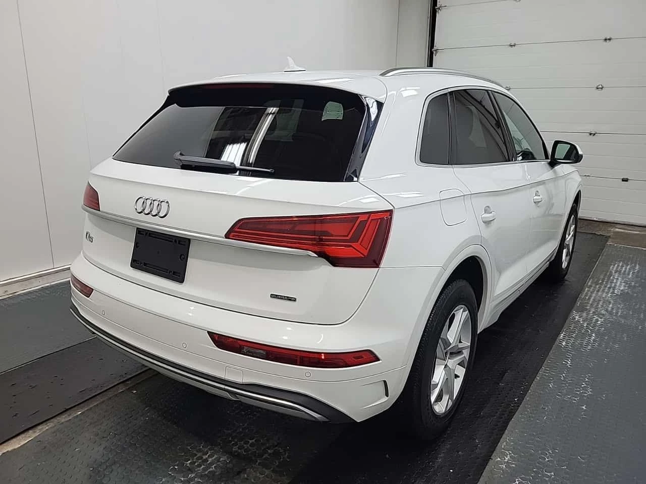 Audi Q5 ПОДГРЕВИ| LANE ASSIST| 2 КЛЮЧА, снимка 4 - Автомобили и джипове - 54450212