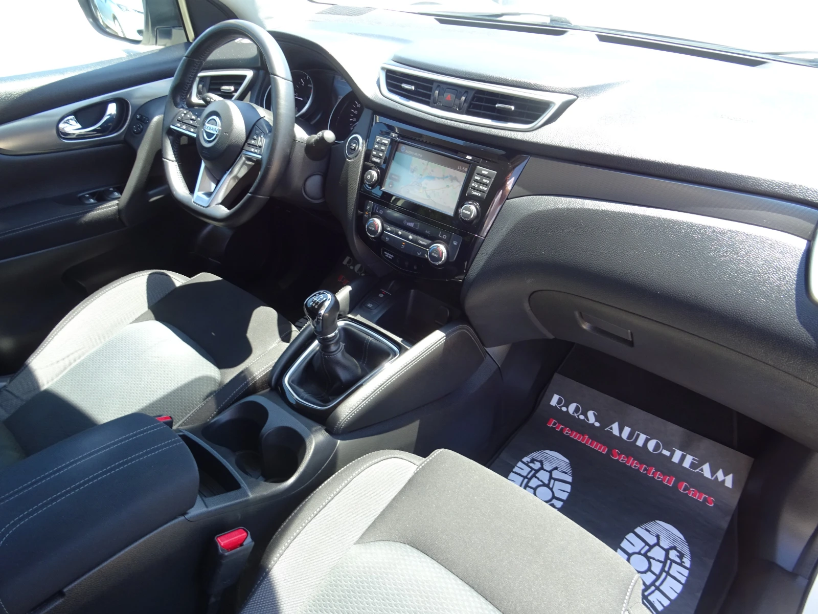 Nissan Qashqai 1.5dci N-Connecta 2WD, снимка 14 - Автомобили и джипове - 54853174