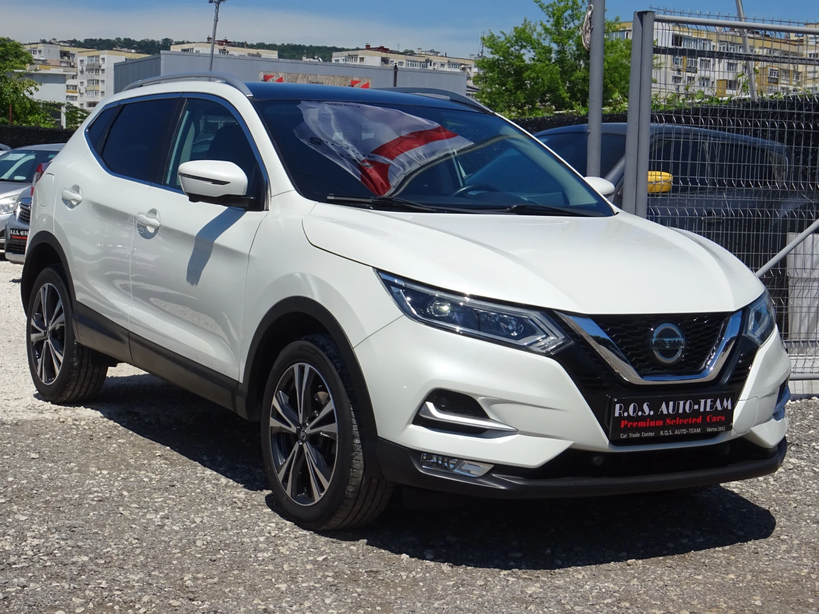 Nissan Qashqai 1.5dci N-Connecta 2WD, снимка 6 - Автомобили и джипове - 54853174