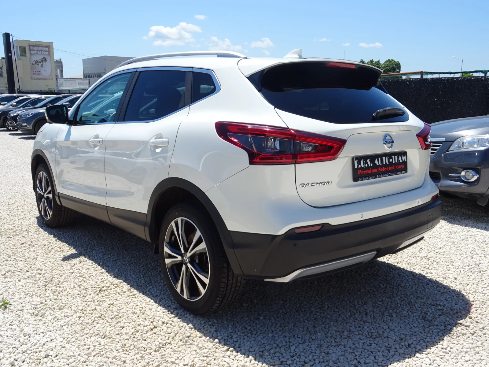 Nissan Qashqai 1.5dci N-Connecta 2WD, снимка 3 - Автомобили и джипове - 54853174