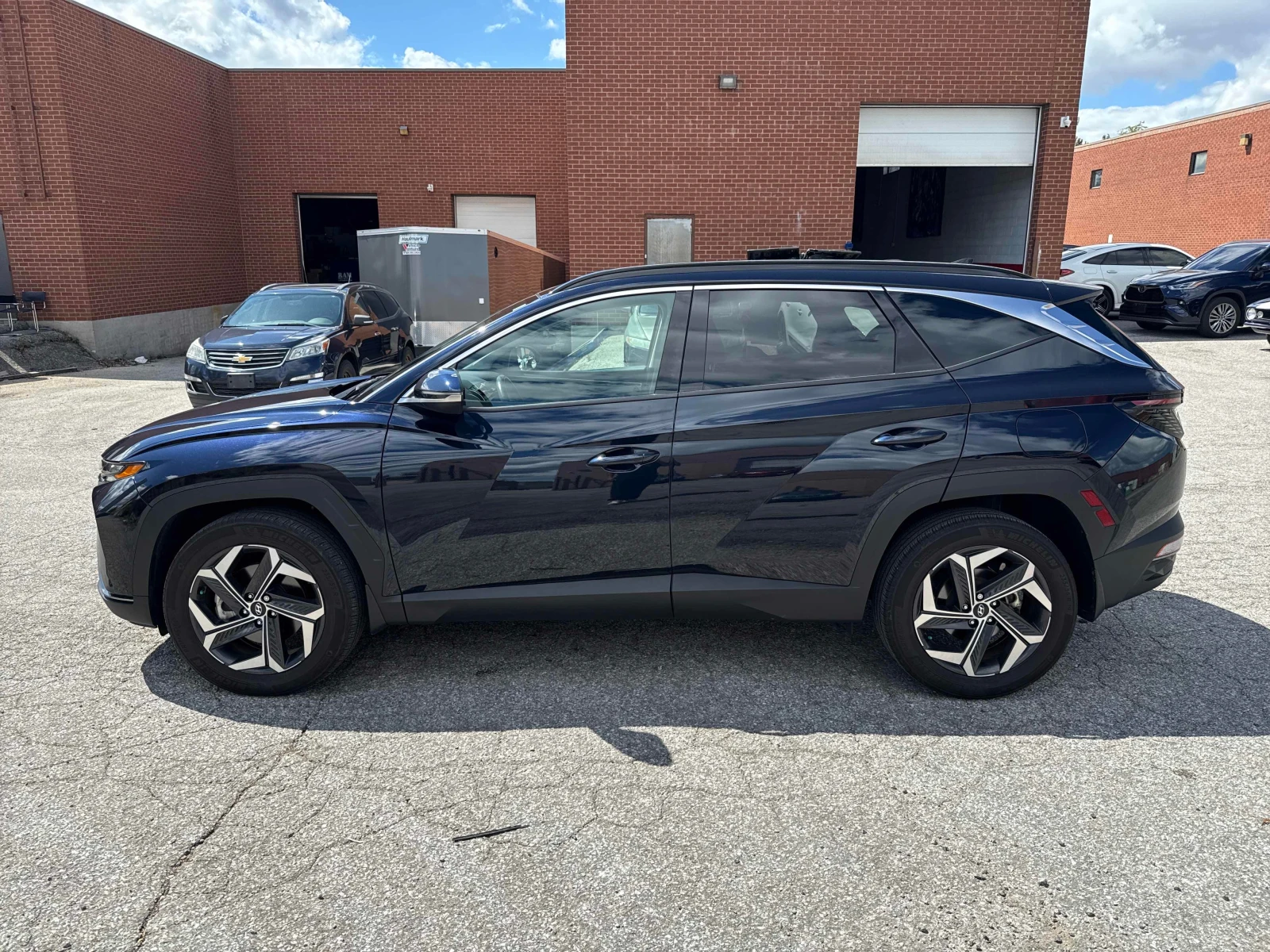 Hyundai Tucson Luxury | CARFAX | АВТОФИНАНСИРАНЕ, снимка 3 - Автомобили и джипове - 55857197