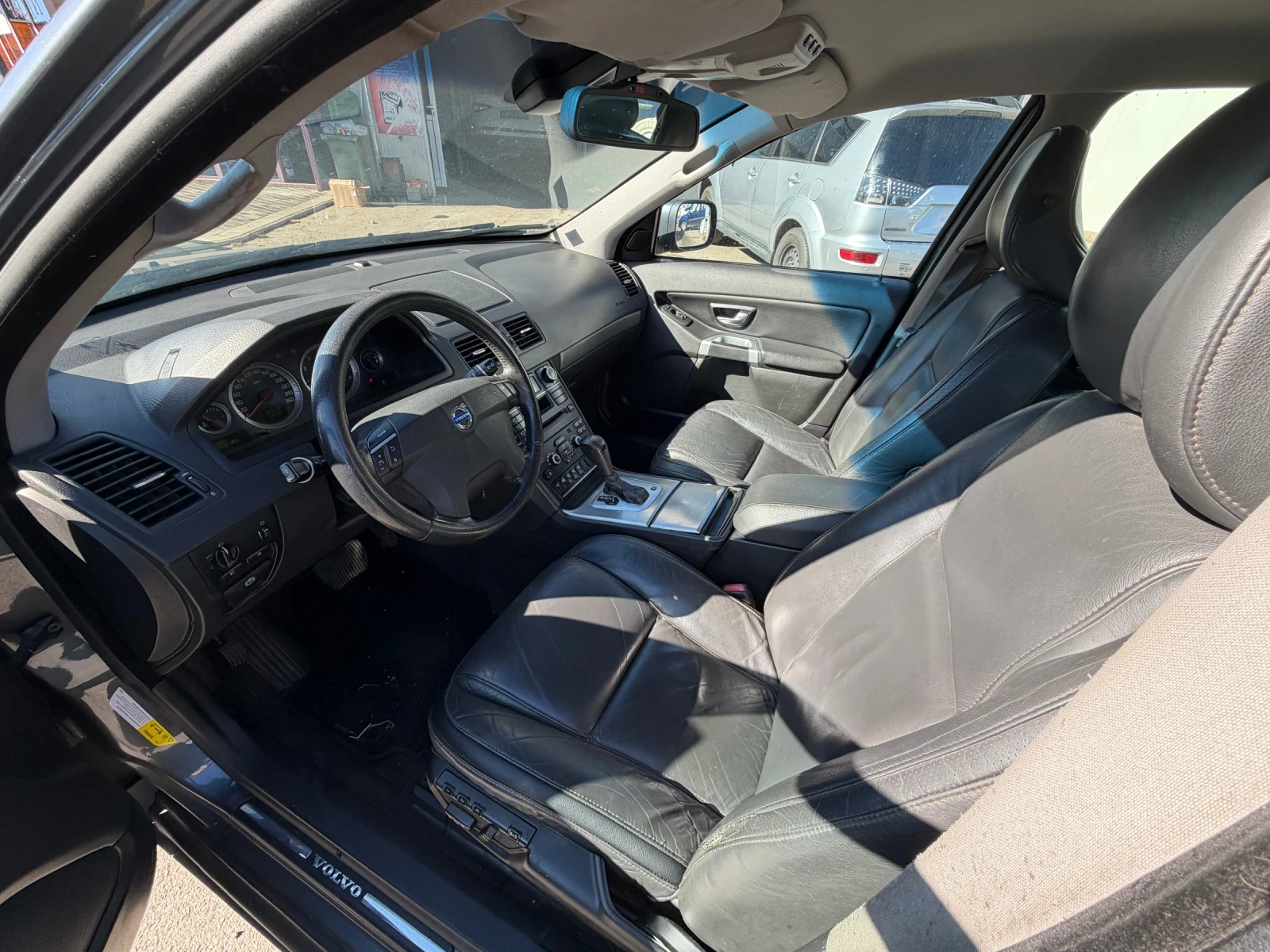 Volvo Xc90 3.2i / 4X4, снимка 7 - Автомобили и джипове - 56632672