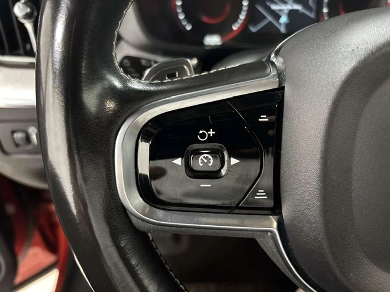 Volvo XC60, снимка 13 - Автомобили и джипове - 56700328
