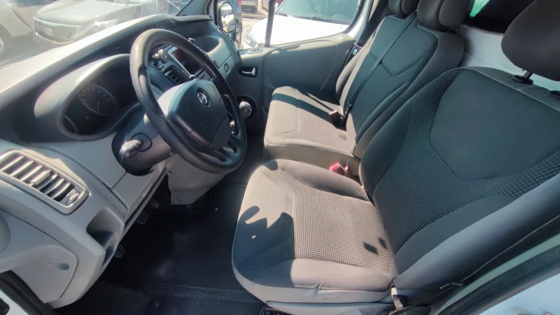 Opel Vivaro 2.2 cdti, снимка 10 - Бусове и автобуси - 51507454