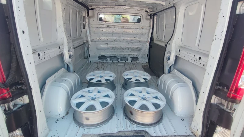 Opel Vivaro 2.2 cdti, снимка 8 - Бусове и автобуси - 51507454