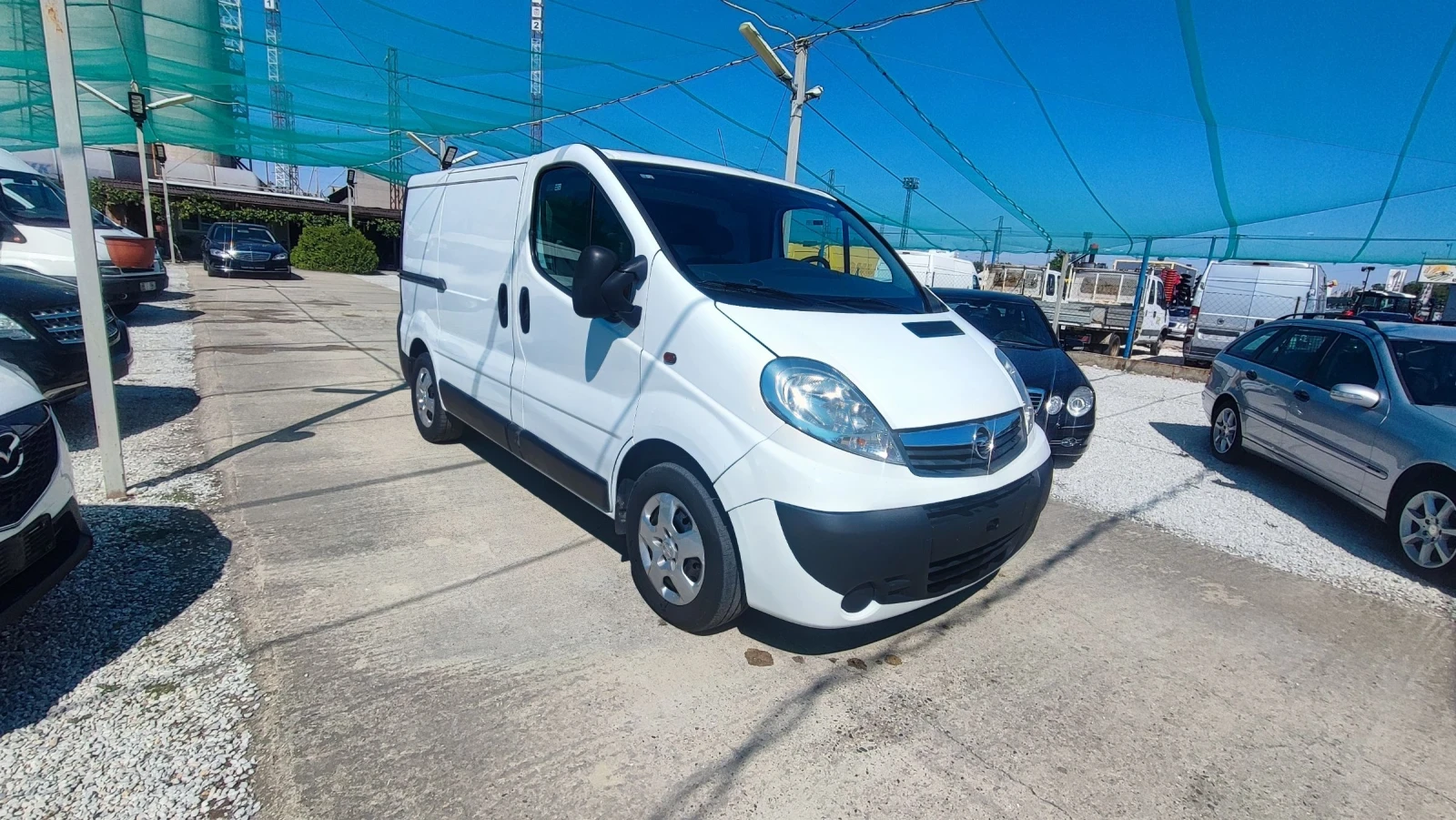 Opel Vivaro 2.2 cdti, снимка 1