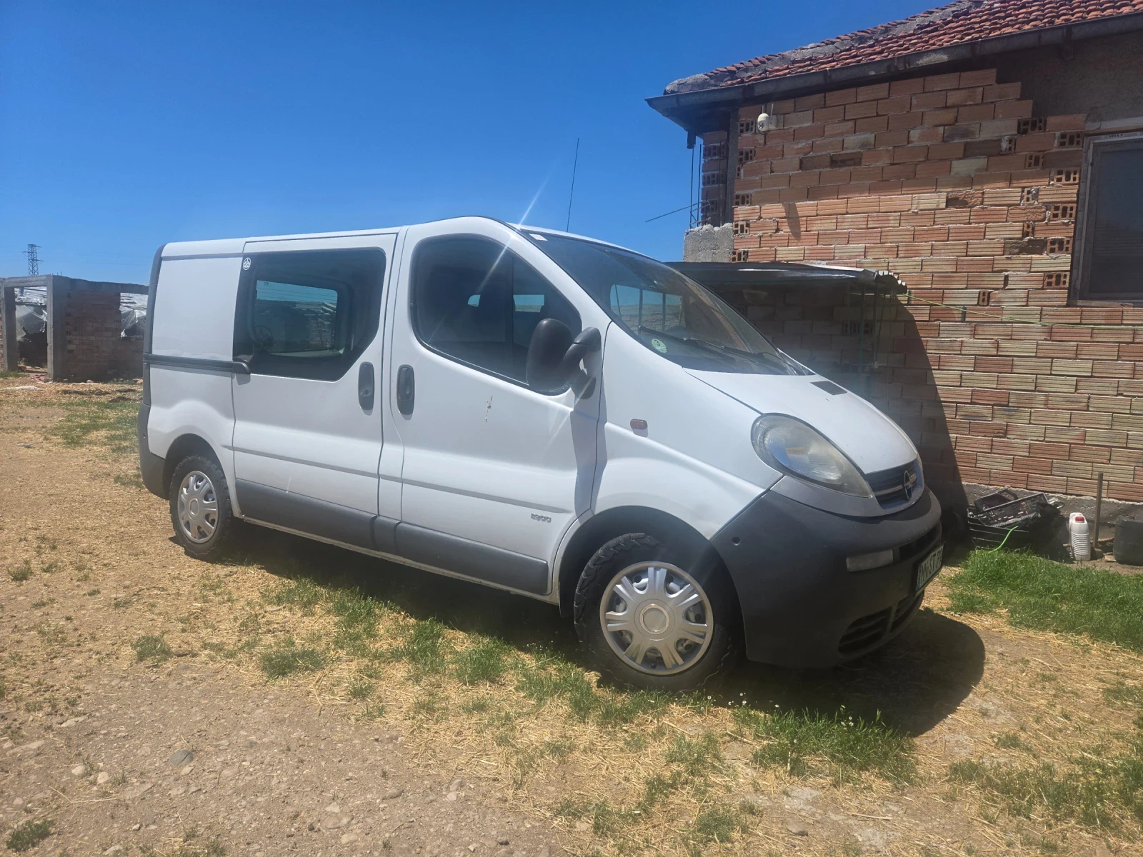 Opel Vivaro 19дти  климатик може и на изплащане прес ТБИ банка, снимка 11 - Бусове и автобуси - 54718916