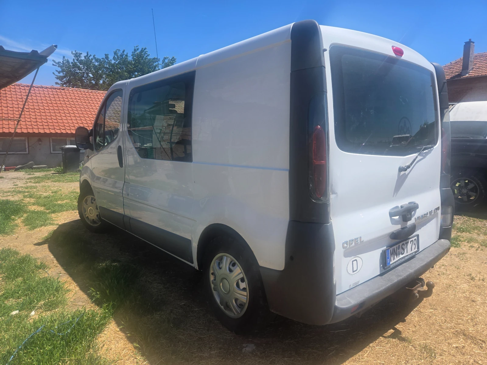 Opel Vivaro 19дти  климатик може и на изплащане прес ТБИ банка, снимка 5 - Бусове и автобуси - 54718916