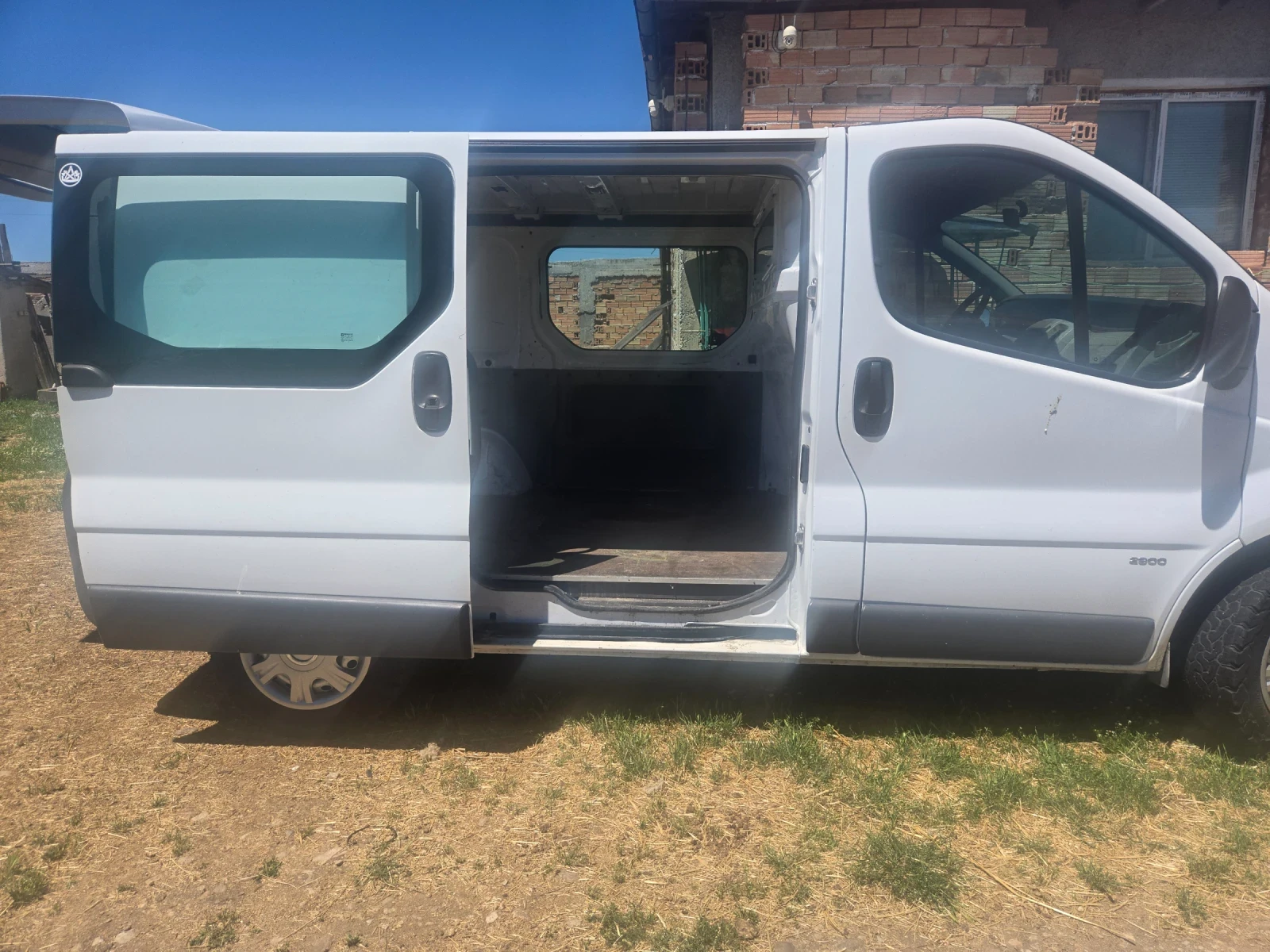 Opel Vivaro 19дти  климатик може и на изплащане прес ТБИ банка, снимка 7 - Бусове и автобуси - 54718916