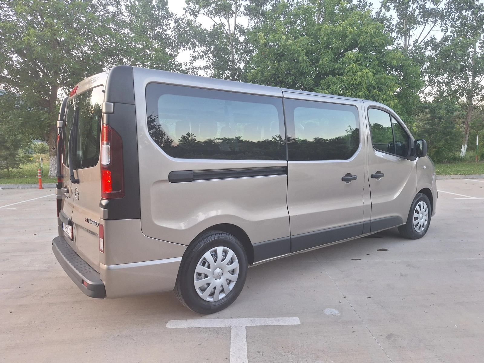 Opel Vivaro 1.6 CDTI BI-TURBO LONG 8+ 1, снимка 7 - Бусове и автобуси - 55076197