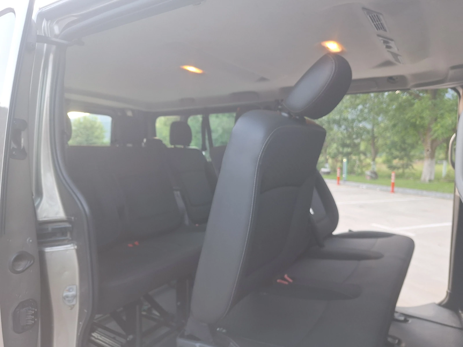 Opel Vivaro 1.6 CDTI BI-TURBO LONG 8+ 1, снимка 13 - Бусове и автобуси - 55076197
