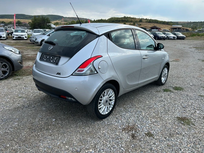 Lancia Ypsilon старт.стоп. парктроник, снимка 5 - Автомобили и джипове - 47066188