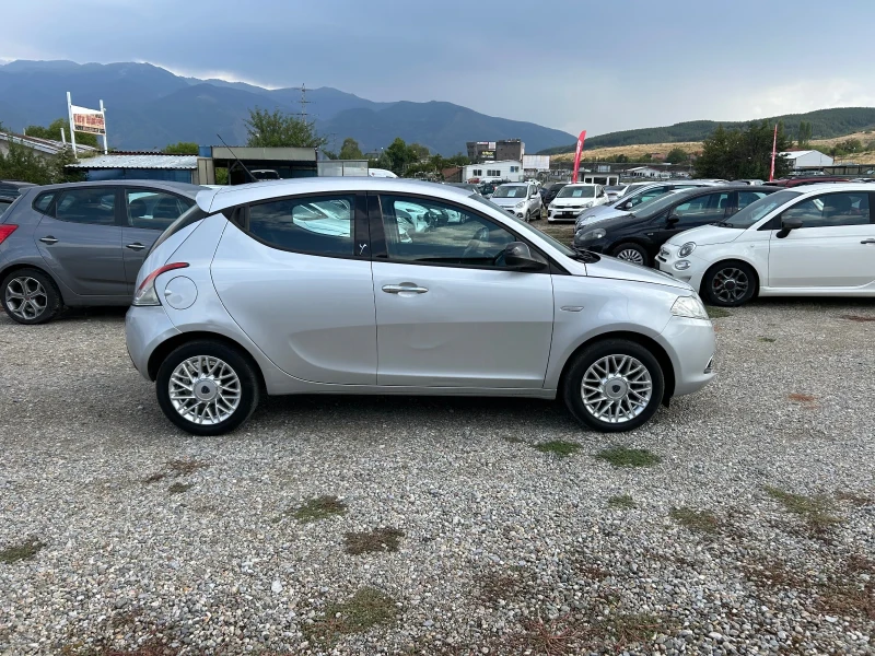 Lancia Ypsilon старт.стоп. парктроник, снимка 4 - Автомобили и джипове - 47066188