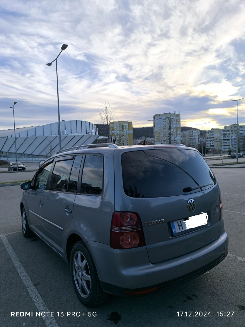 VW Touran, снимка 6 - Автомобили и джипове - 49591665