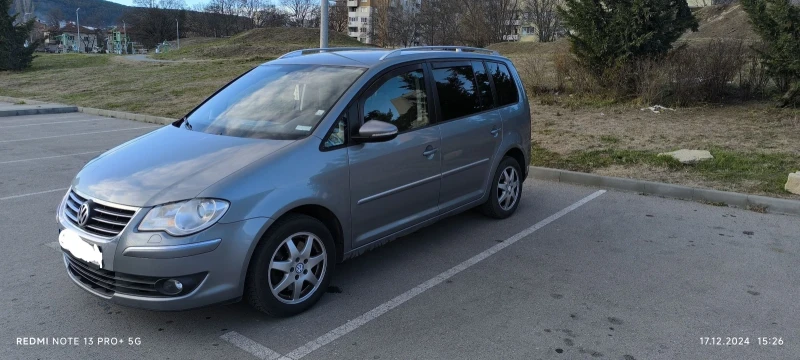 VW Touran, снимка 8 - Автомобили и джипове - 49591665